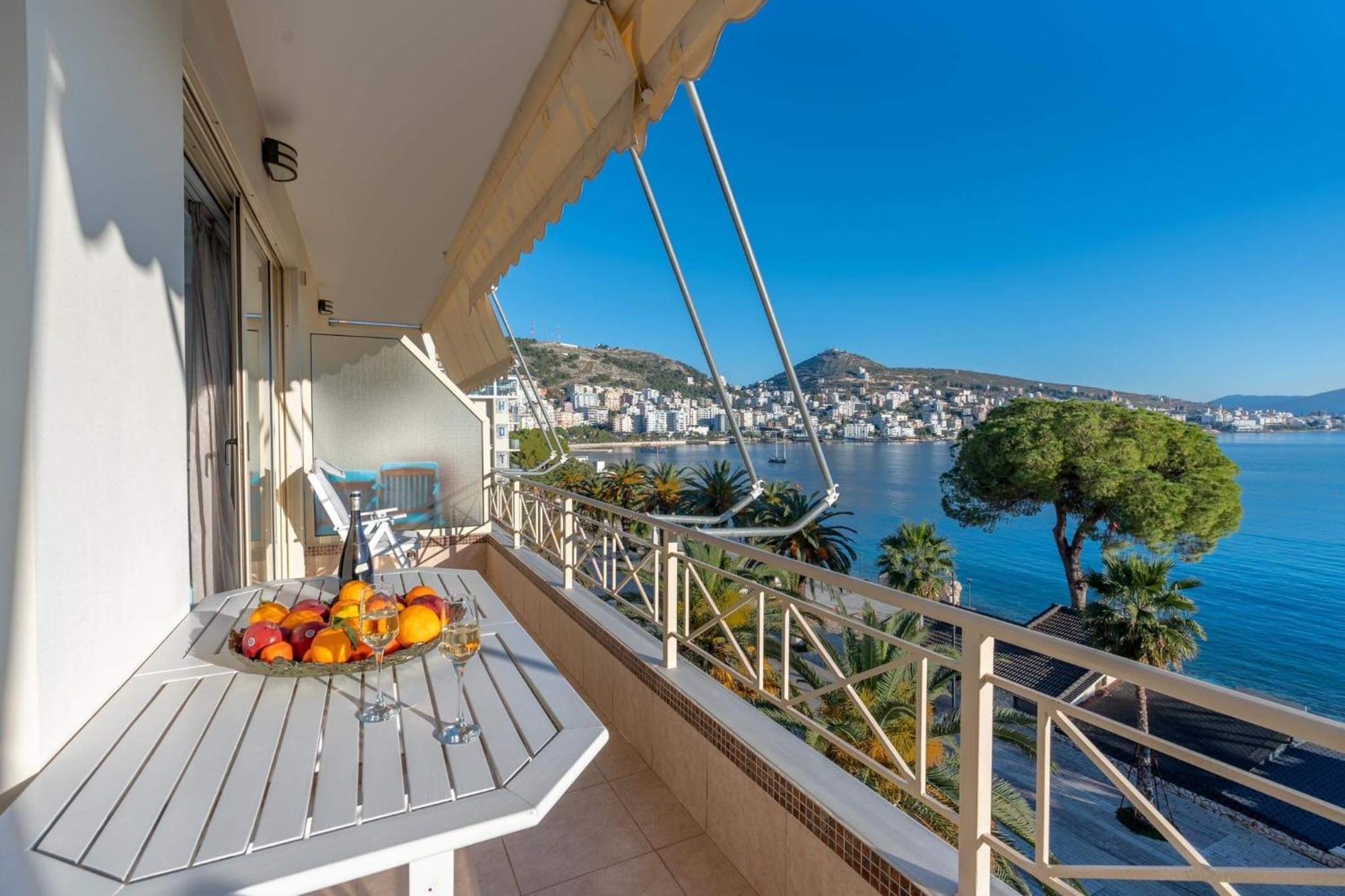 Apartment In Saranda Exterior photo