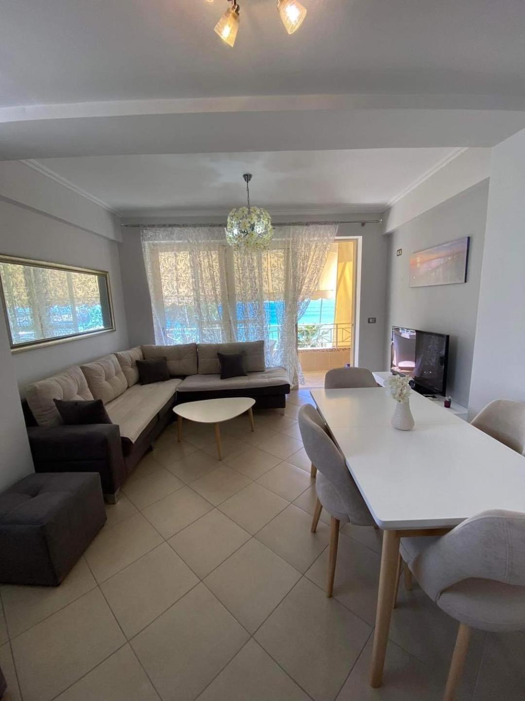 Apartment In Saranda Exterior photo